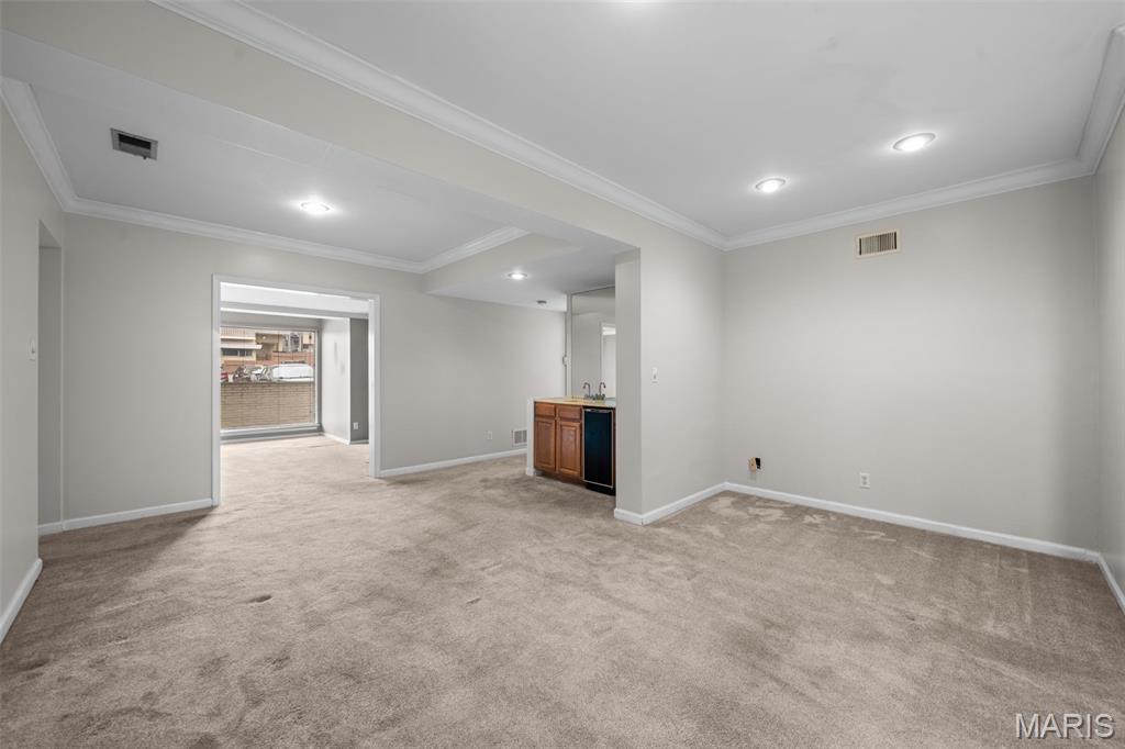 250 S Brentwood Boulevard Unit: 1F