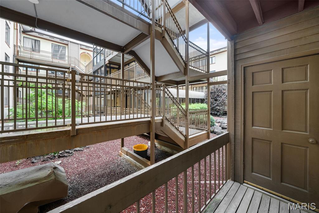 250 S Brentwood Boulevard Unit: 1F