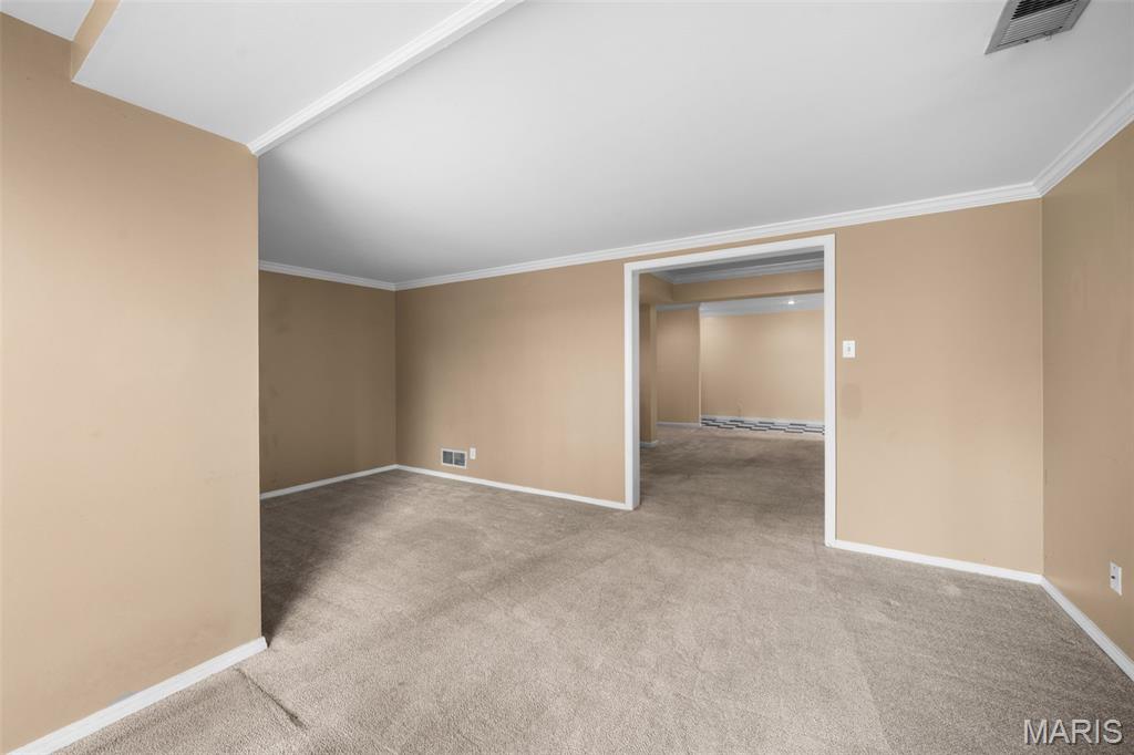 250 S Brentwood Boulevard Unit: 1F