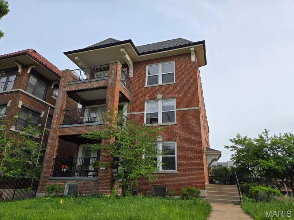 5528 Waterman Boulevard Unit: 1N