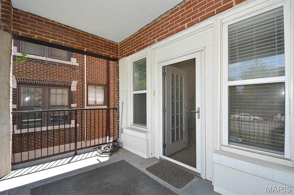 5528 Waterman Boulevard Unit: 1N
