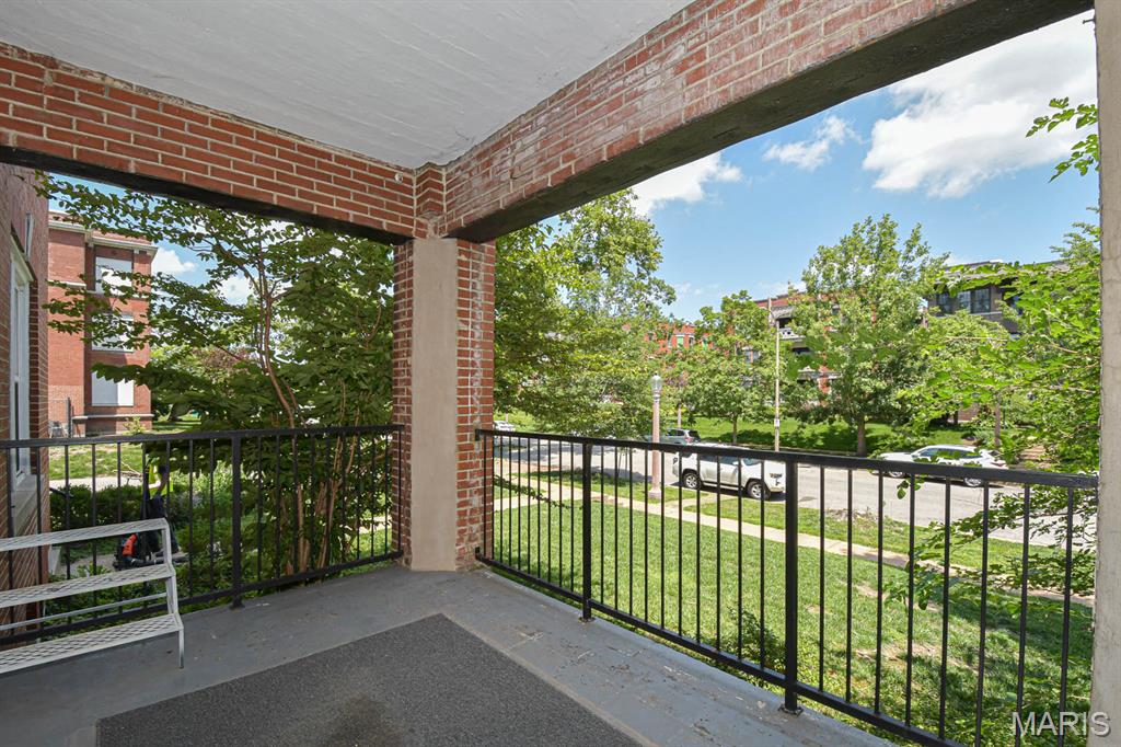 5528 Waterman Boulevard Unit: 1N