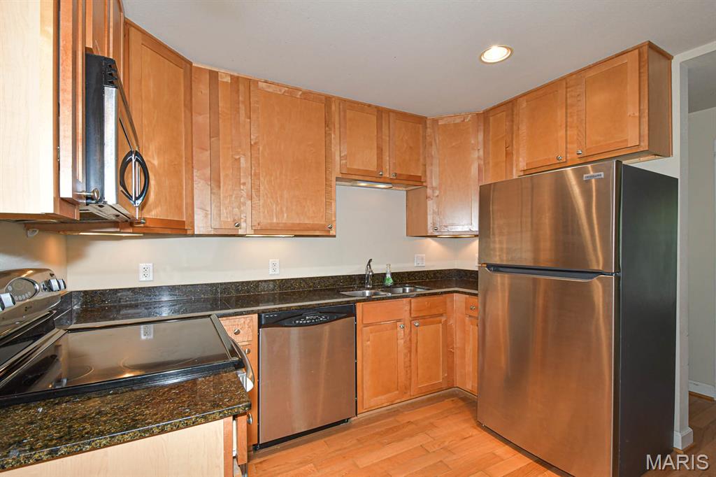 5528 Waterman Boulevard Unit: 1N