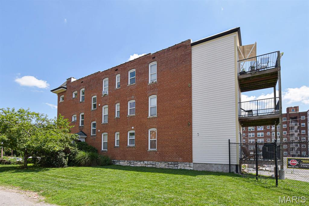 5528 Waterman Boulevard Unit: 1N