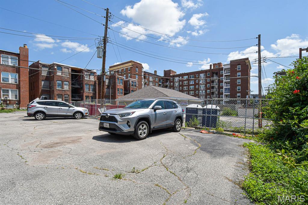 5528 Waterman Boulevard Unit: 1N