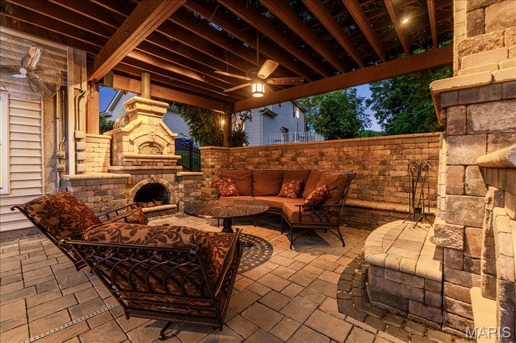 948 Emerald Oaks Court
