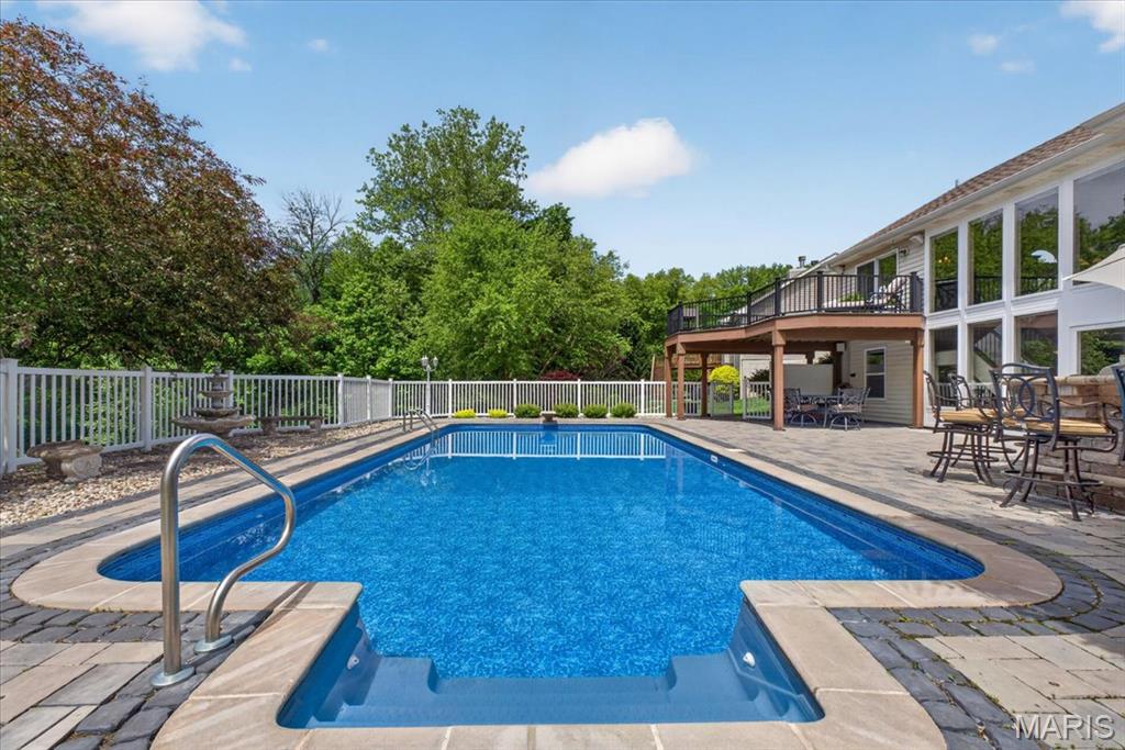 948 Emerald Oaks Court