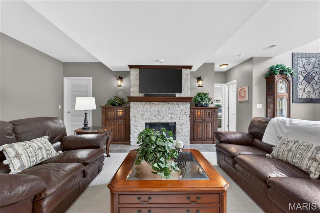 948 Emerald Oaks Court