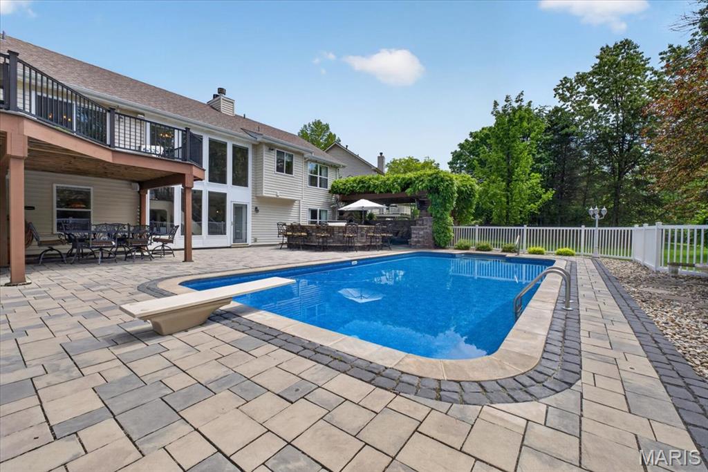 948 Emerald Oaks Court