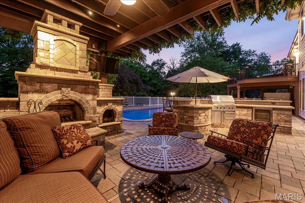 948 Emerald Oaks Court
