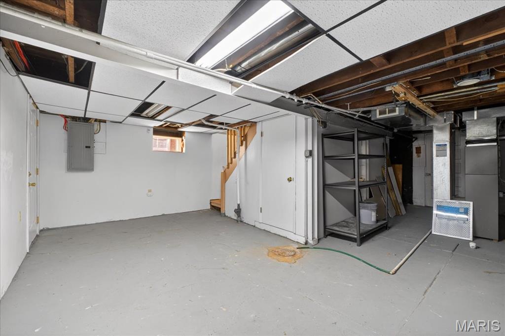 6011 S Grand Boulevard