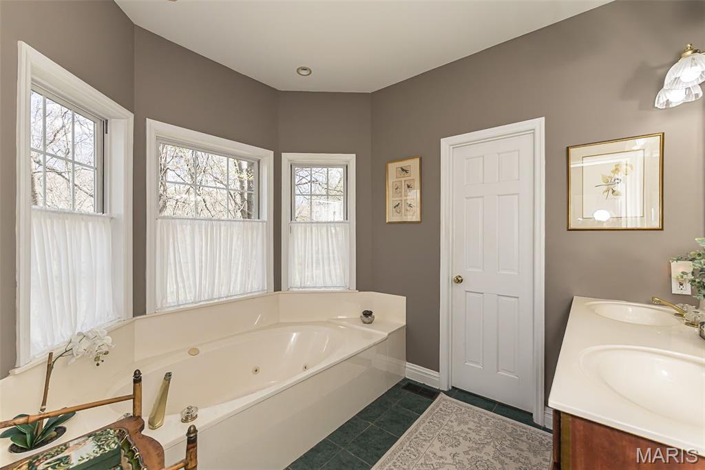 136 Crescent Bluff Drive