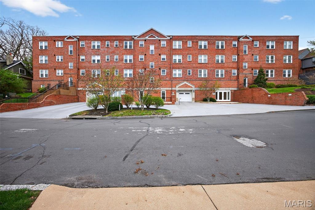 7745 Kingsbury Boulevard Unit: 22