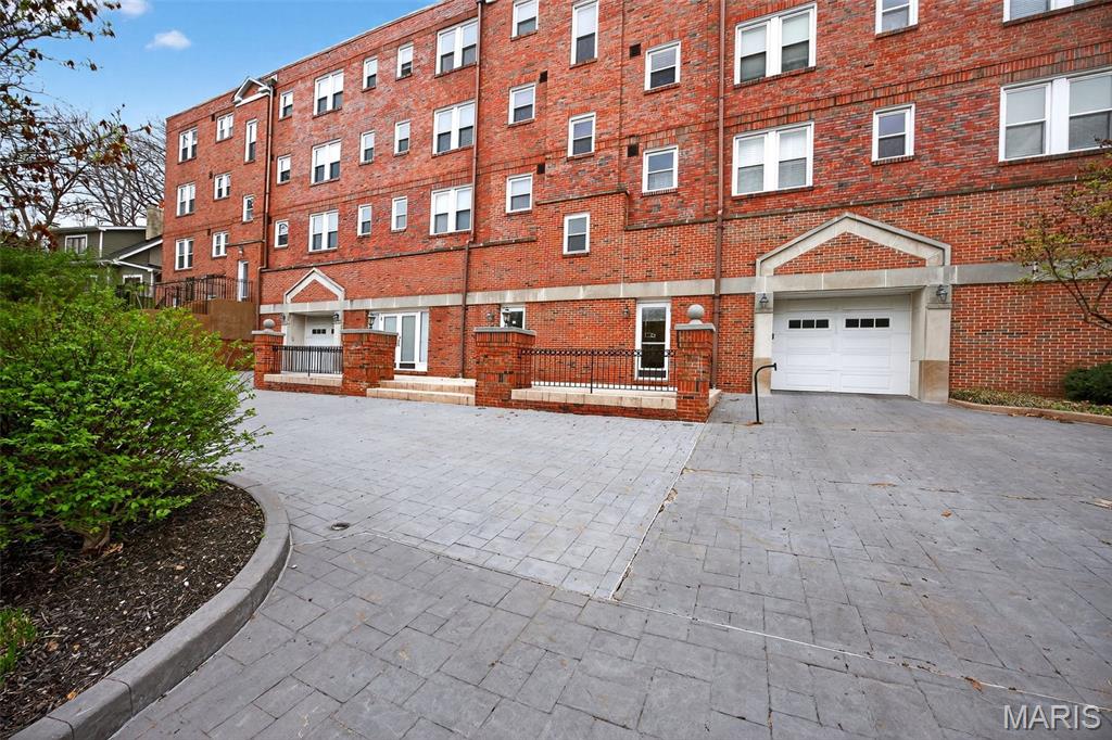 7745 Kingsbury Boulevard Unit: 22