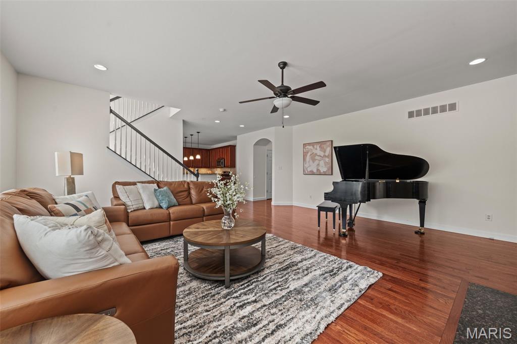 1326 Shorewinds Trail