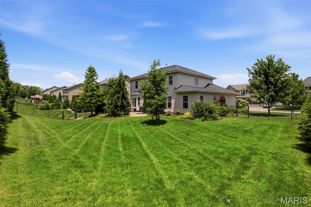 1326 Shorewinds Trail