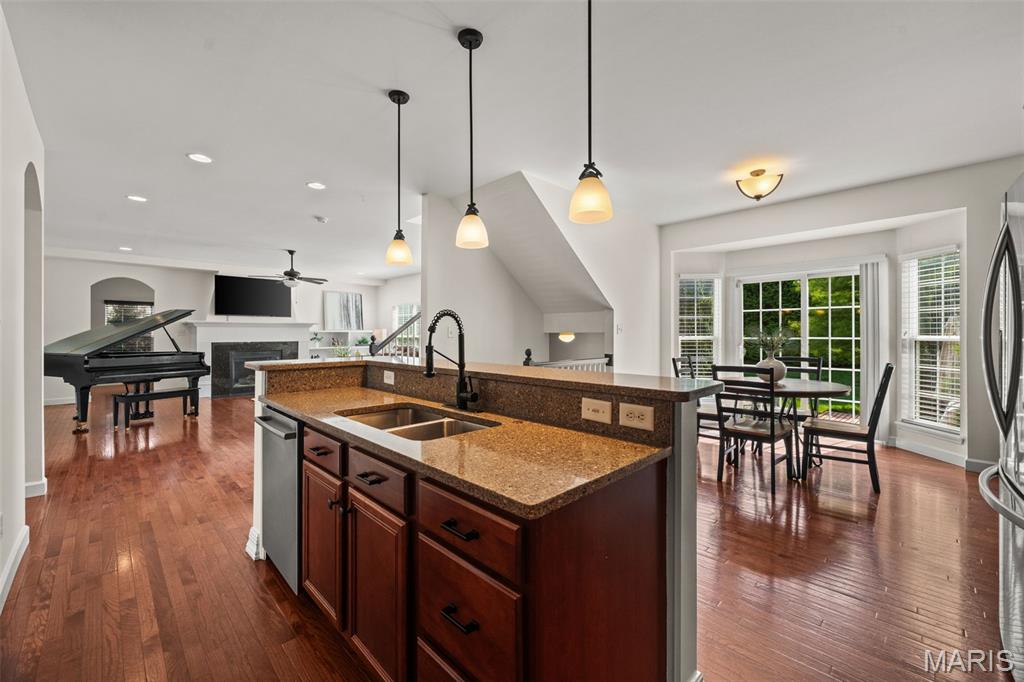 1326 Shorewinds Trail