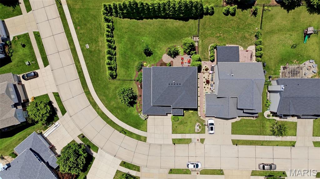 1326 Shorewinds Trail