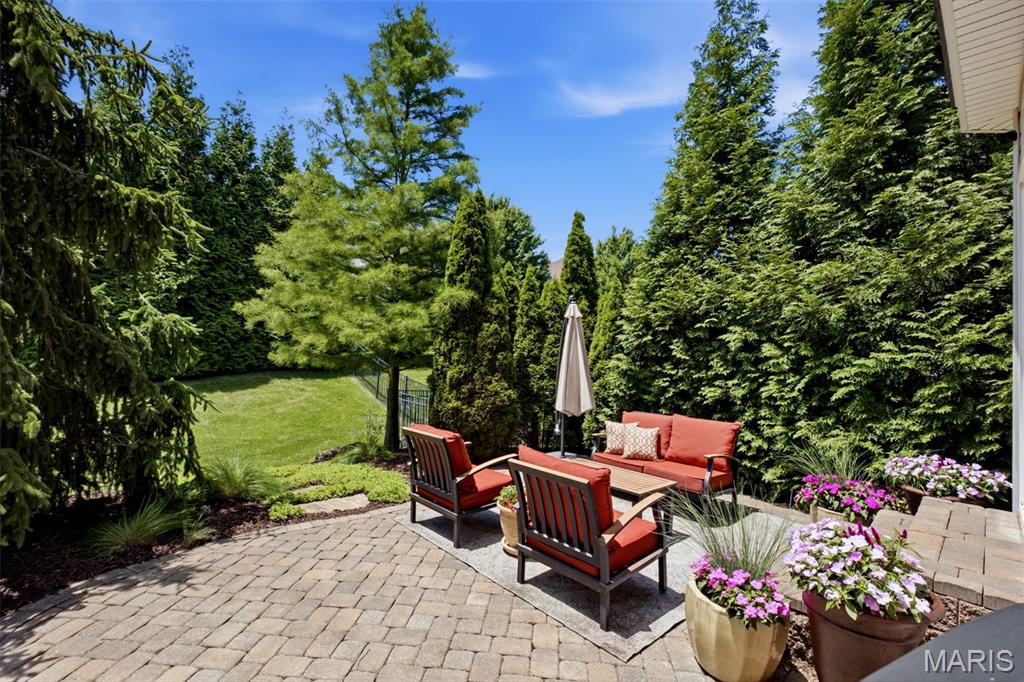 1326 Shorewinds Trail