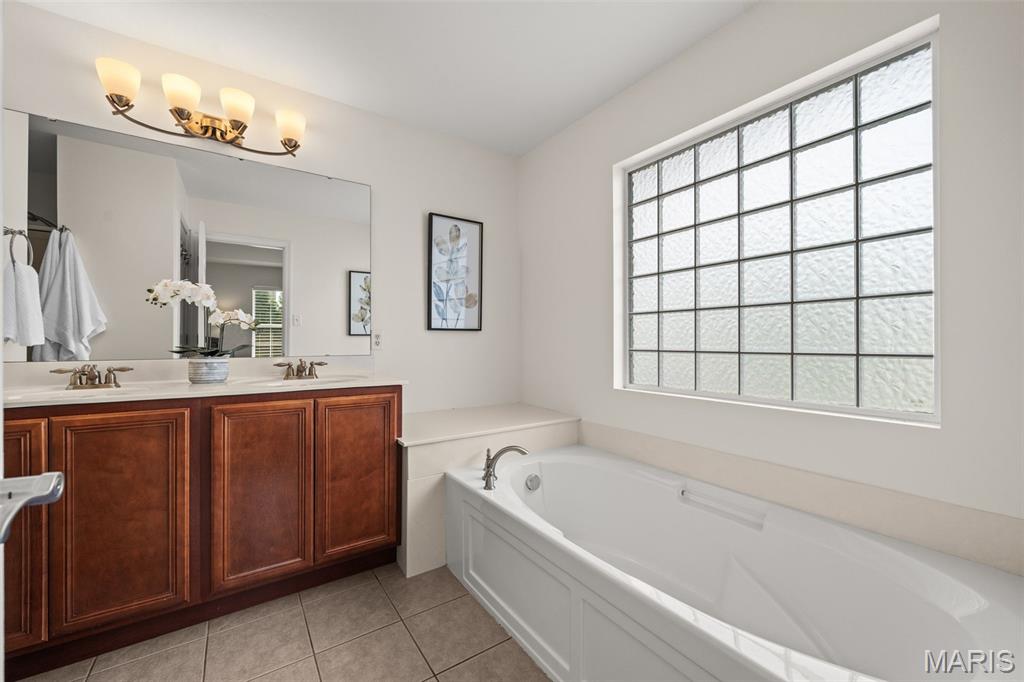 1326 Shorewinds Trail