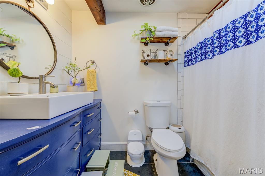 1005 W Frisco Avenue