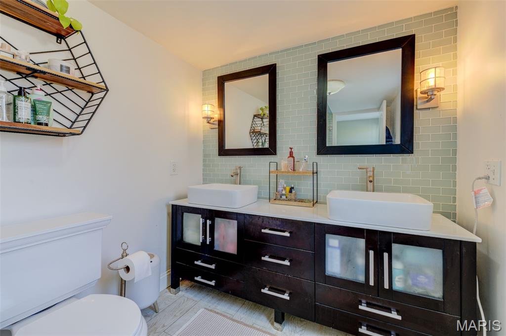 1005 W Frisco Avenue