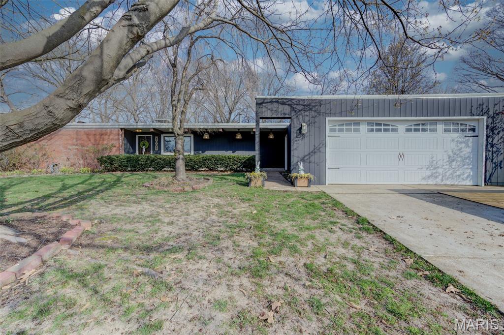 1005 W Frisco Avenue