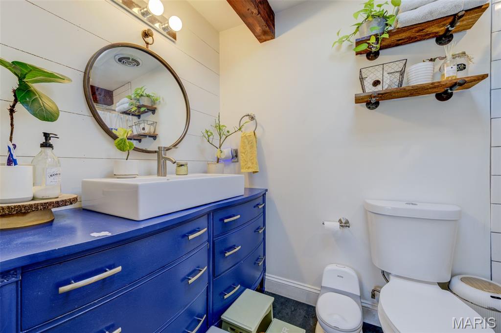 1005 W Frisco Avenue