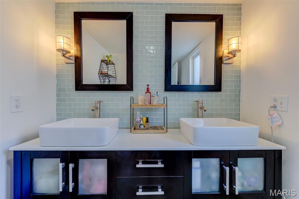 1005 W Frisco Avenue