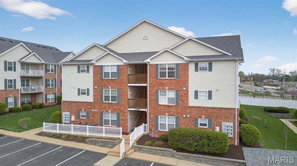 11087 Gravois Road Unit: 303