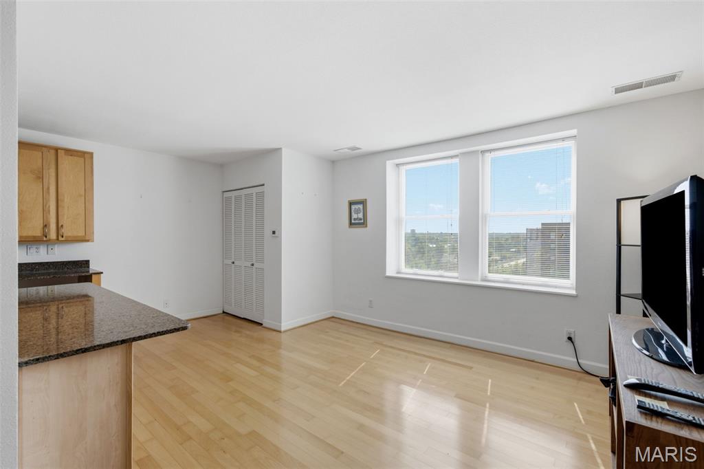 5330 Pershing Avenue Unit: 805