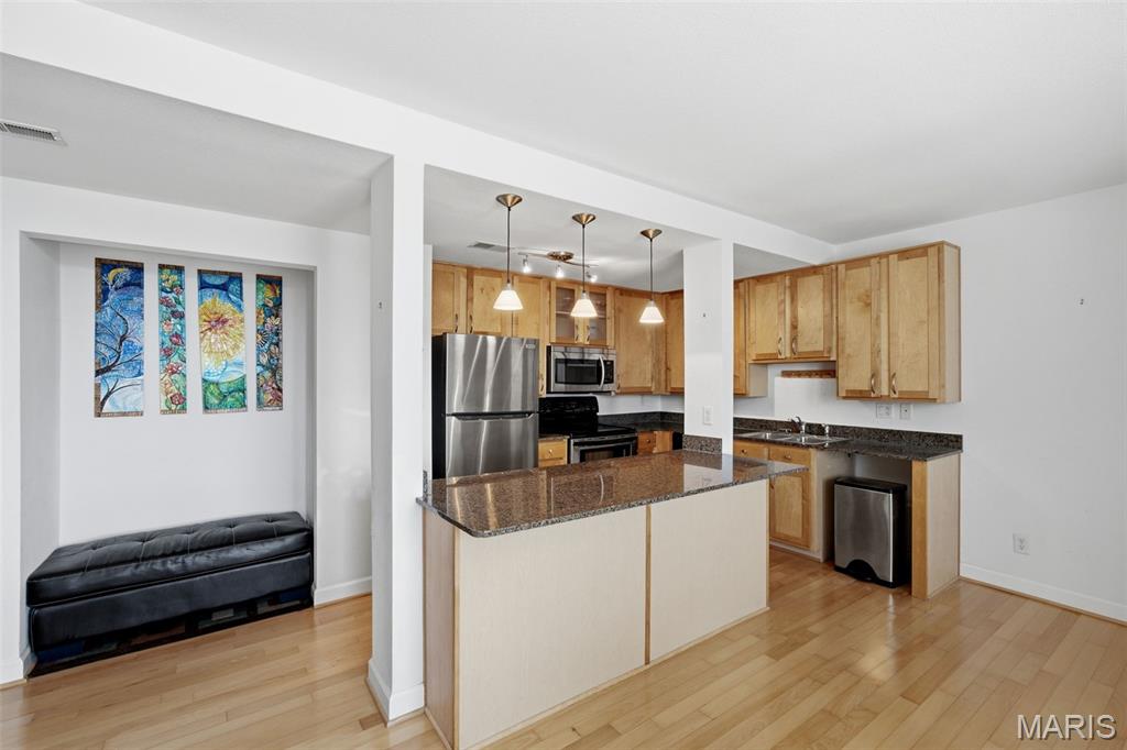5330 Pershing Avenue Unit: 805