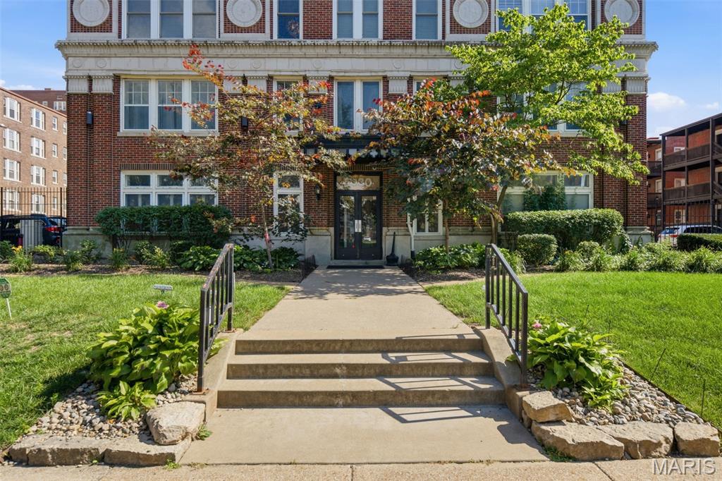 5330 Pershing Avenue Unit: 805