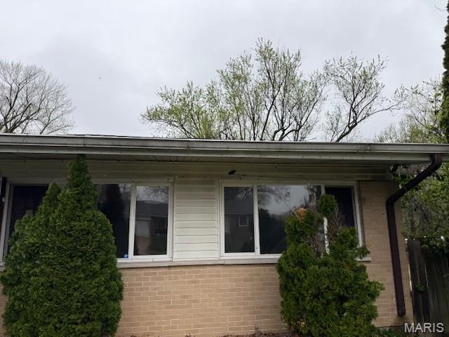 10027 Grosvenor Drive