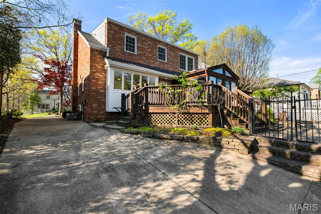 8105 Kingsbury Boulevard