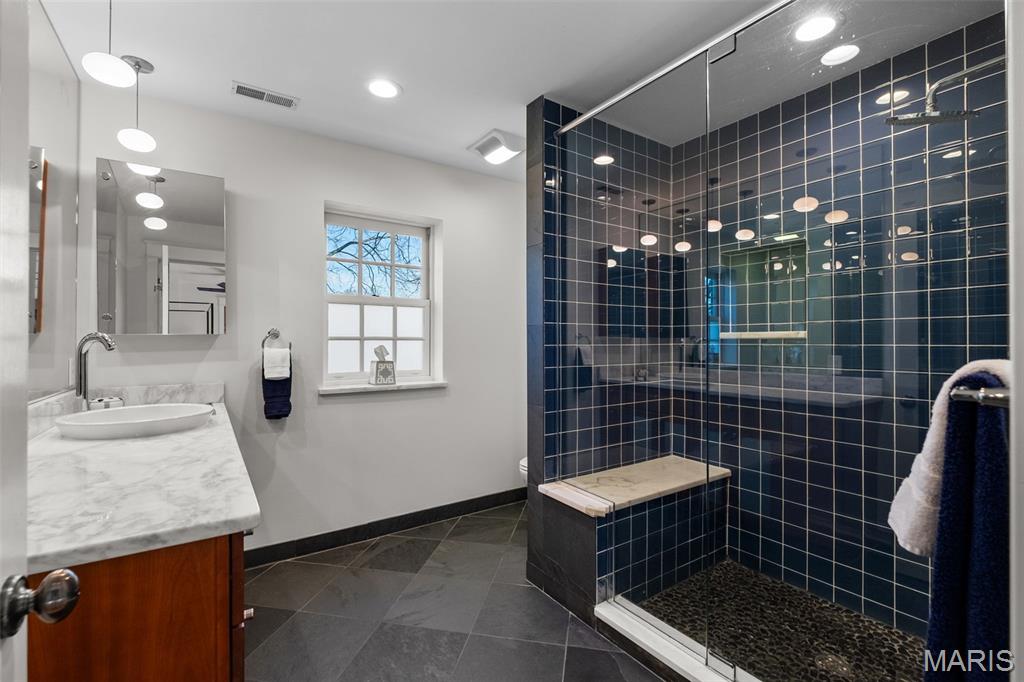 8105 Kingsbury Boulevard