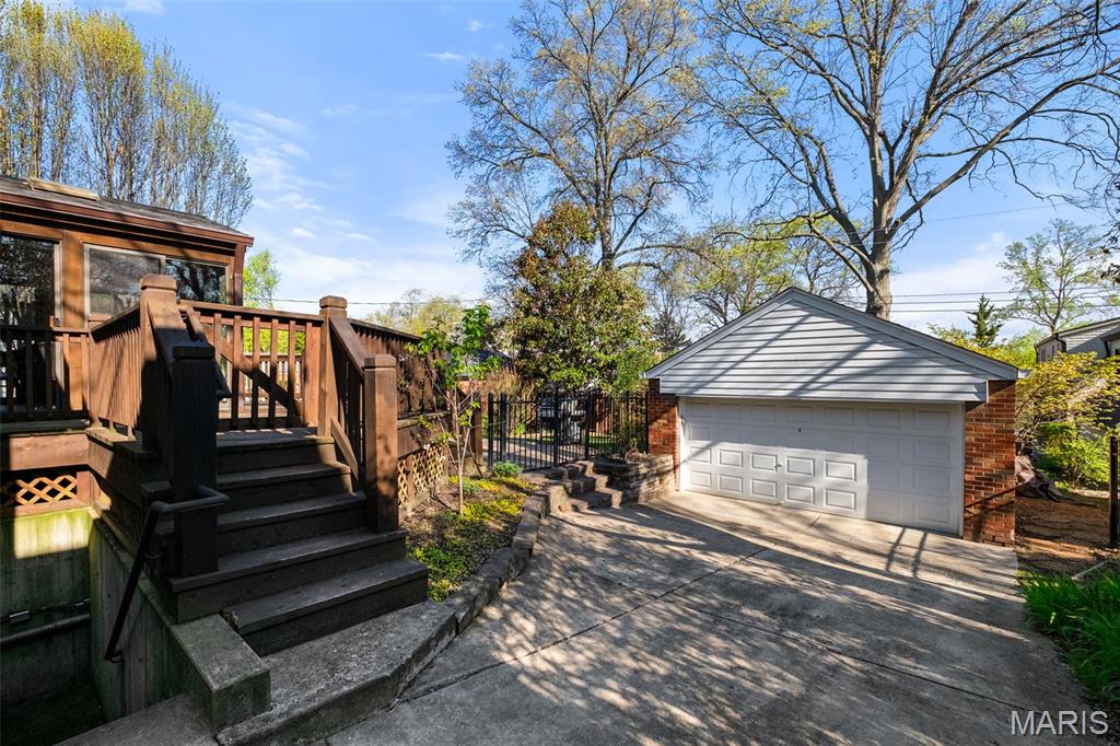 8105 Kingsbury Boulevard