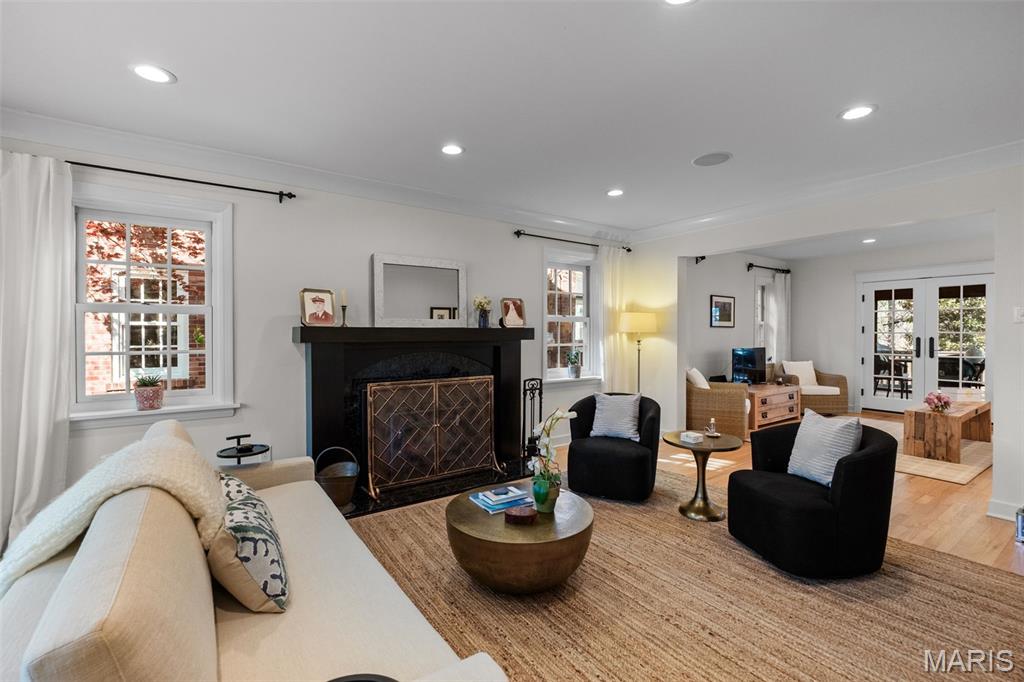 8105 Kingsbury Boulevard