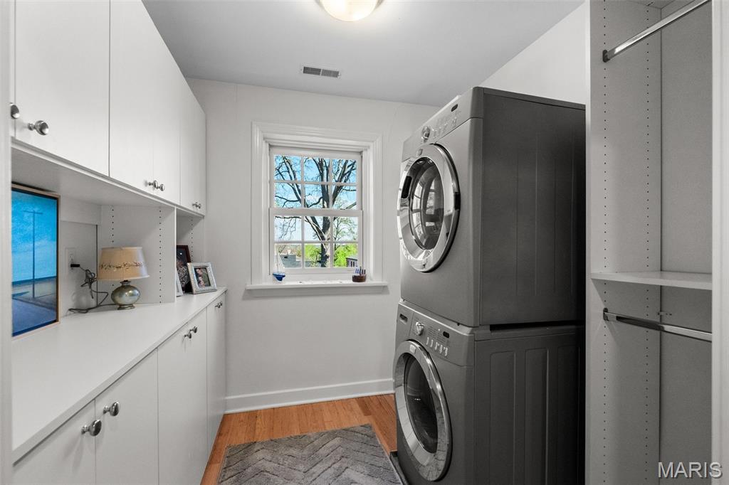 8105 Kingsbury Boulevard