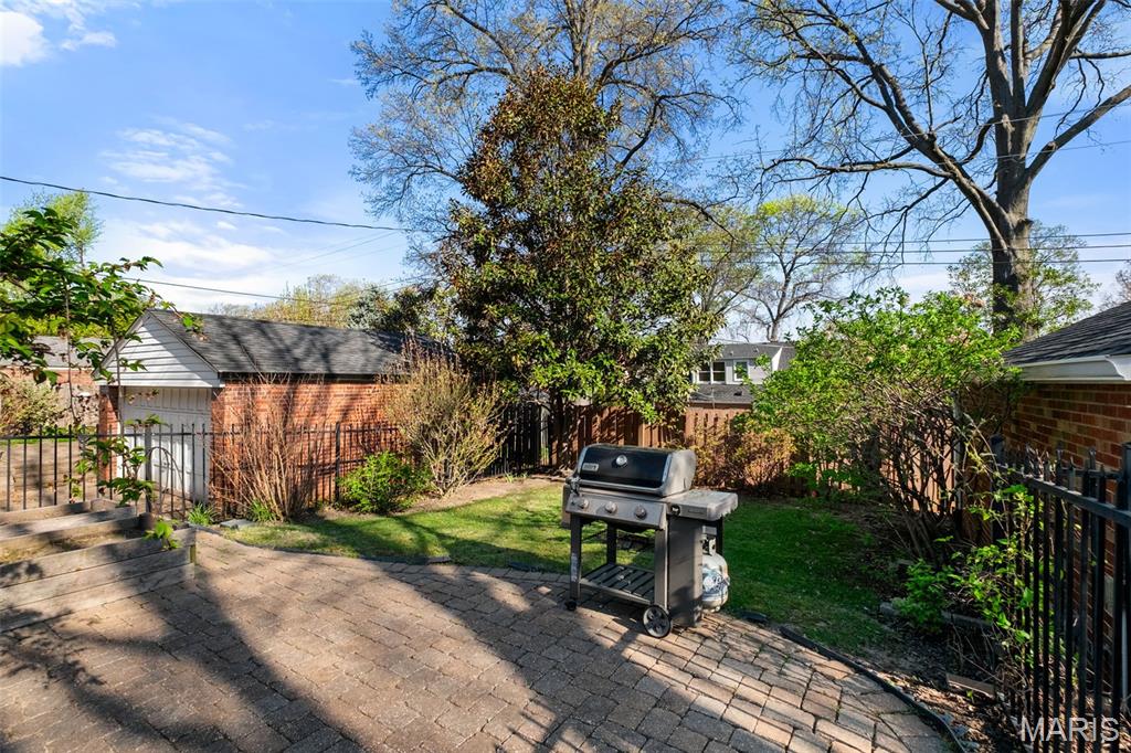 8105 Kingsbury Boulevard