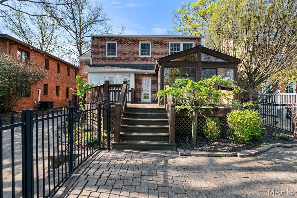 8105 Kingsbury Boulevard