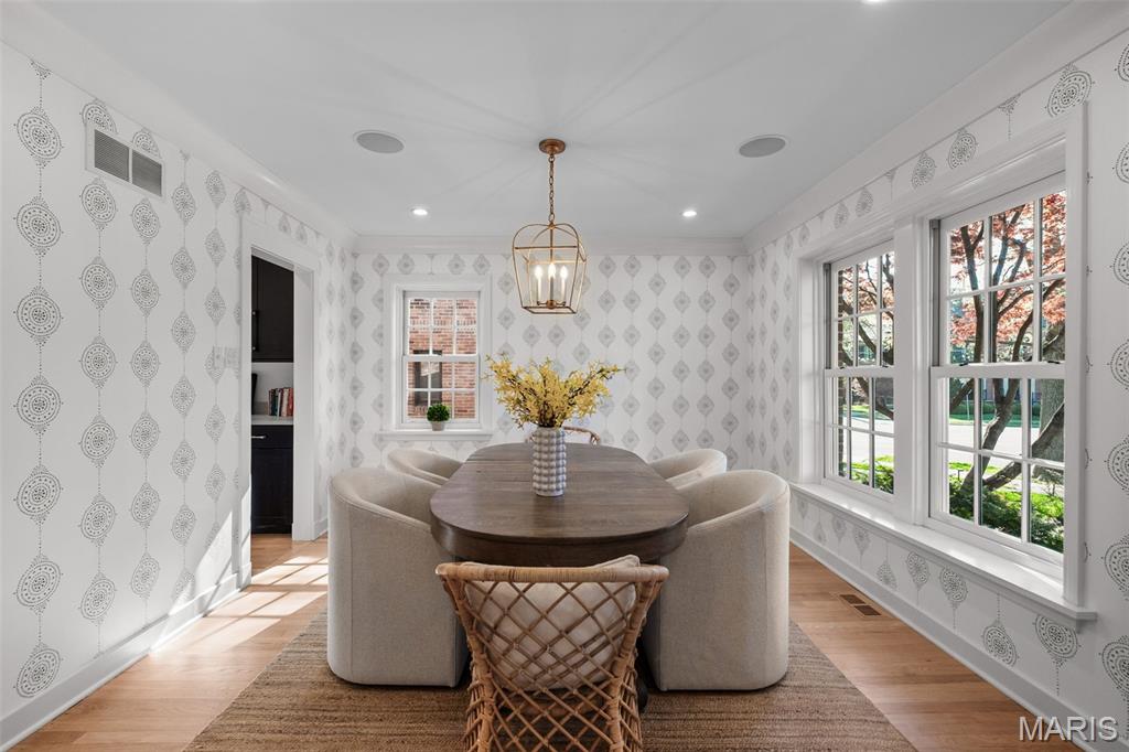 8105 Kingsbury Boulevard