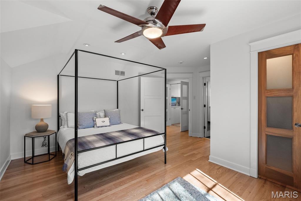 8105 Kingsbury Boulevard