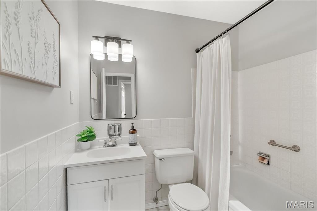 1107 Grenadier Lane