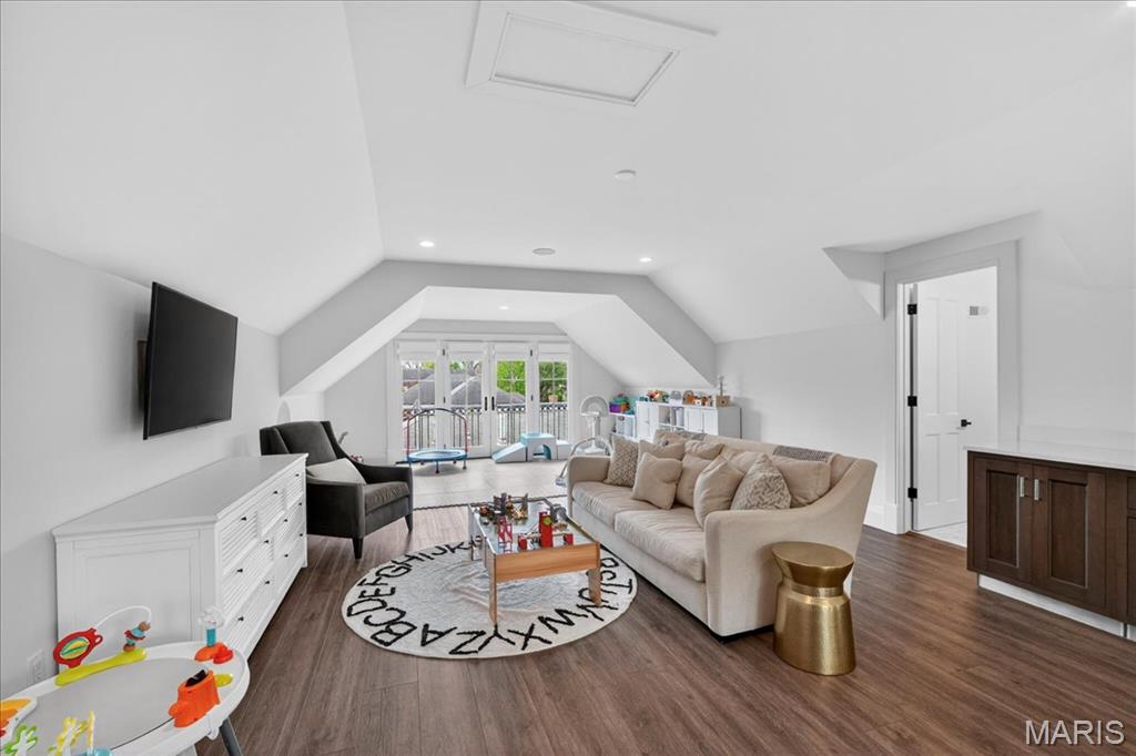 209 N Bemiston Avenue