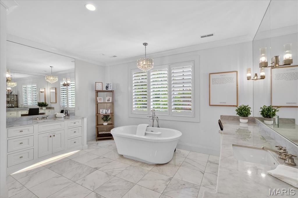 209 N Bemiston Avenue