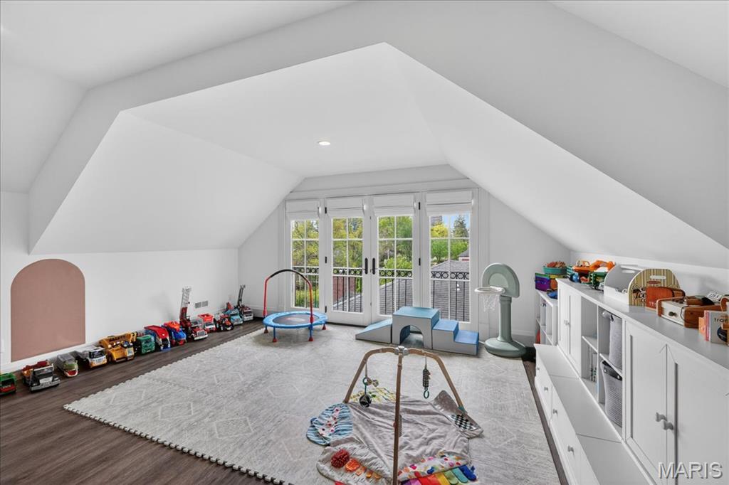 209 N Bemiston Avenue