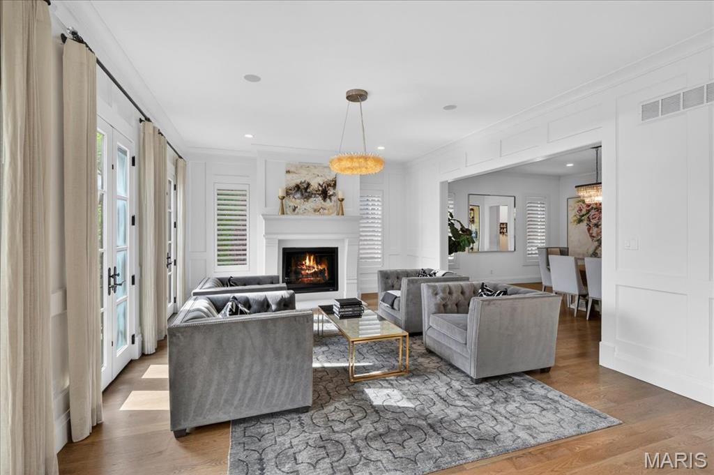 209 N Bemiston Avenue