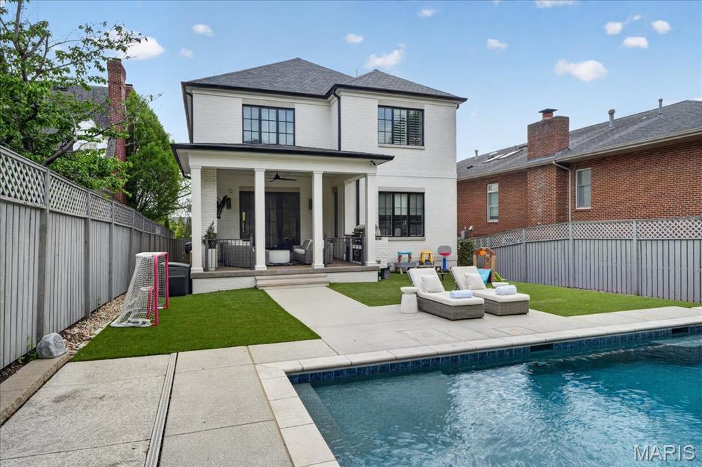 209 N Bemiston Avenue