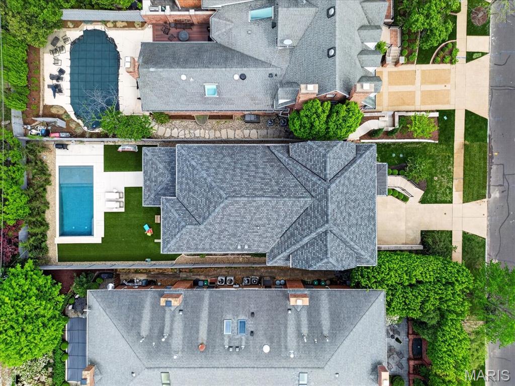 209 N Bemiston Avenue